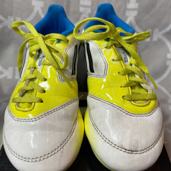 Kids Soccer Shoes - Picture 3 of 6